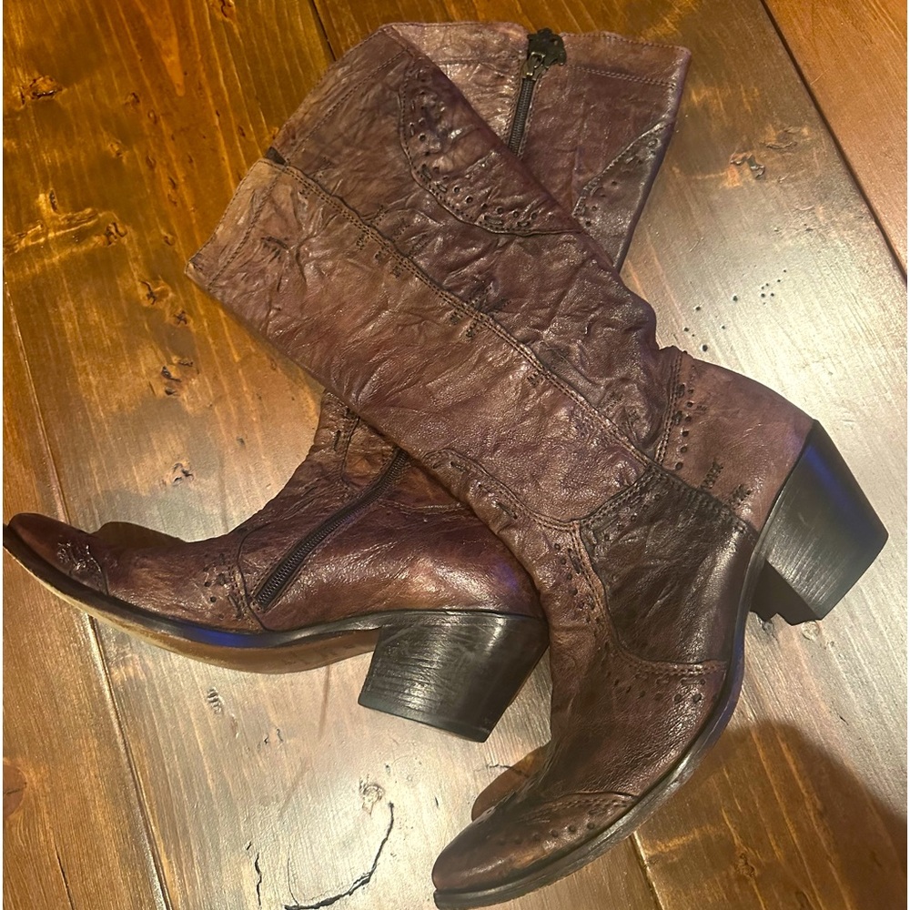 100% leather Mark Nason Siren boots with luxurious animal print lining sz 8.5